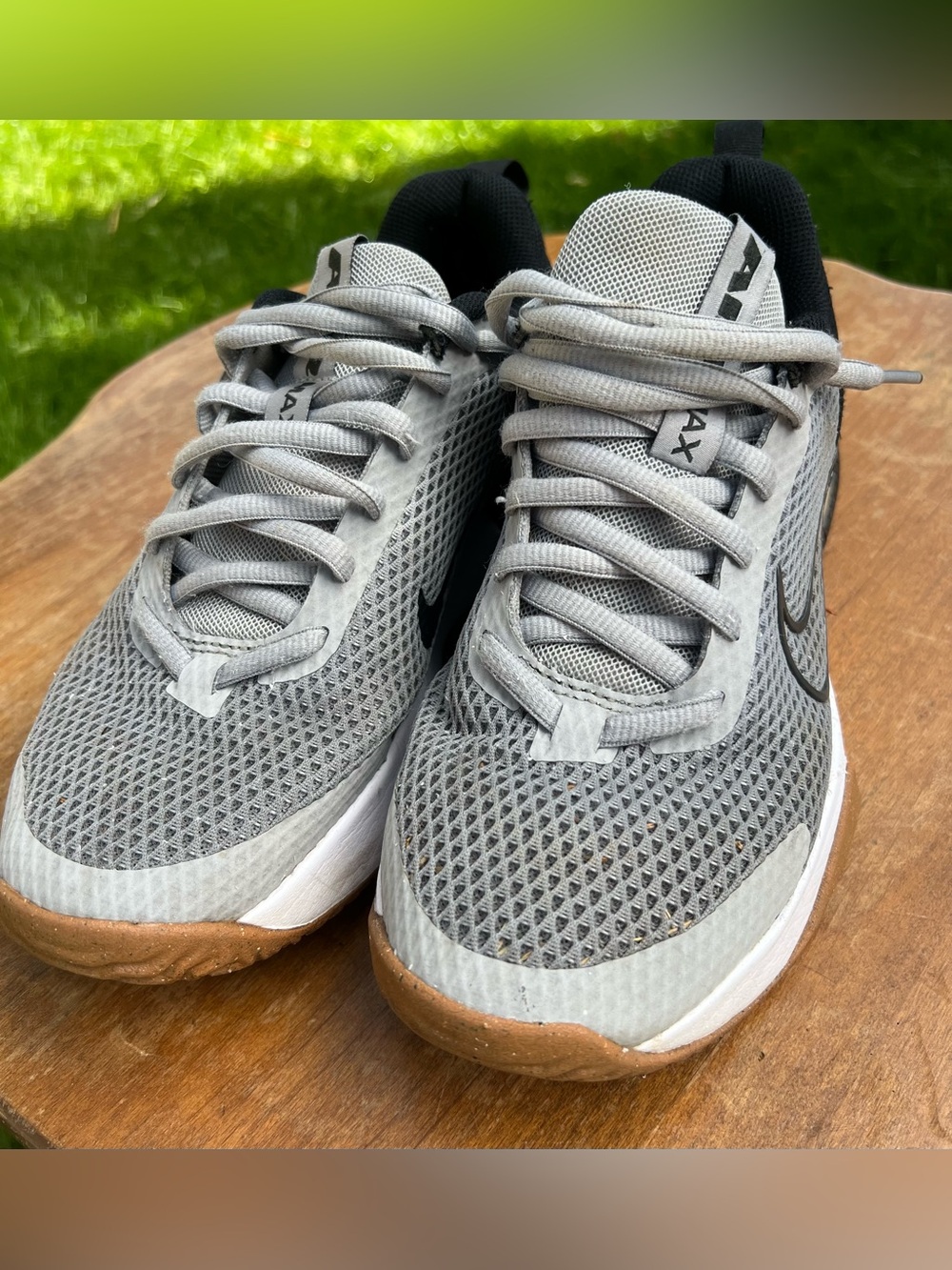 Nike Men's Grey Mesh Athletic Sneakers with Gum Outsole size 8.5